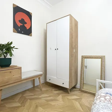 Cozy 2br 2bath With Balcony Near To Nişantaşi&taksim #4 Daire *