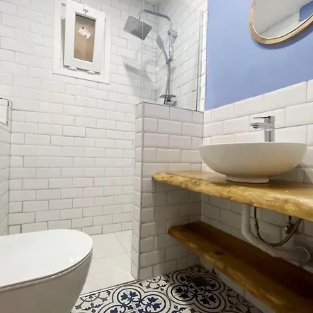 Daire Cozy 2br 2bath With Balcony Near To Nişantaşi&taksim #4 *